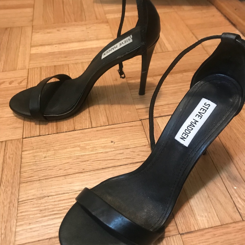 Steve Madden Black strappy heels